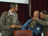 1° raduno Ascoli Piceno dal 9 al 10 settembre 2011 -  foto...186 - vengono scambiati i regali.jpg